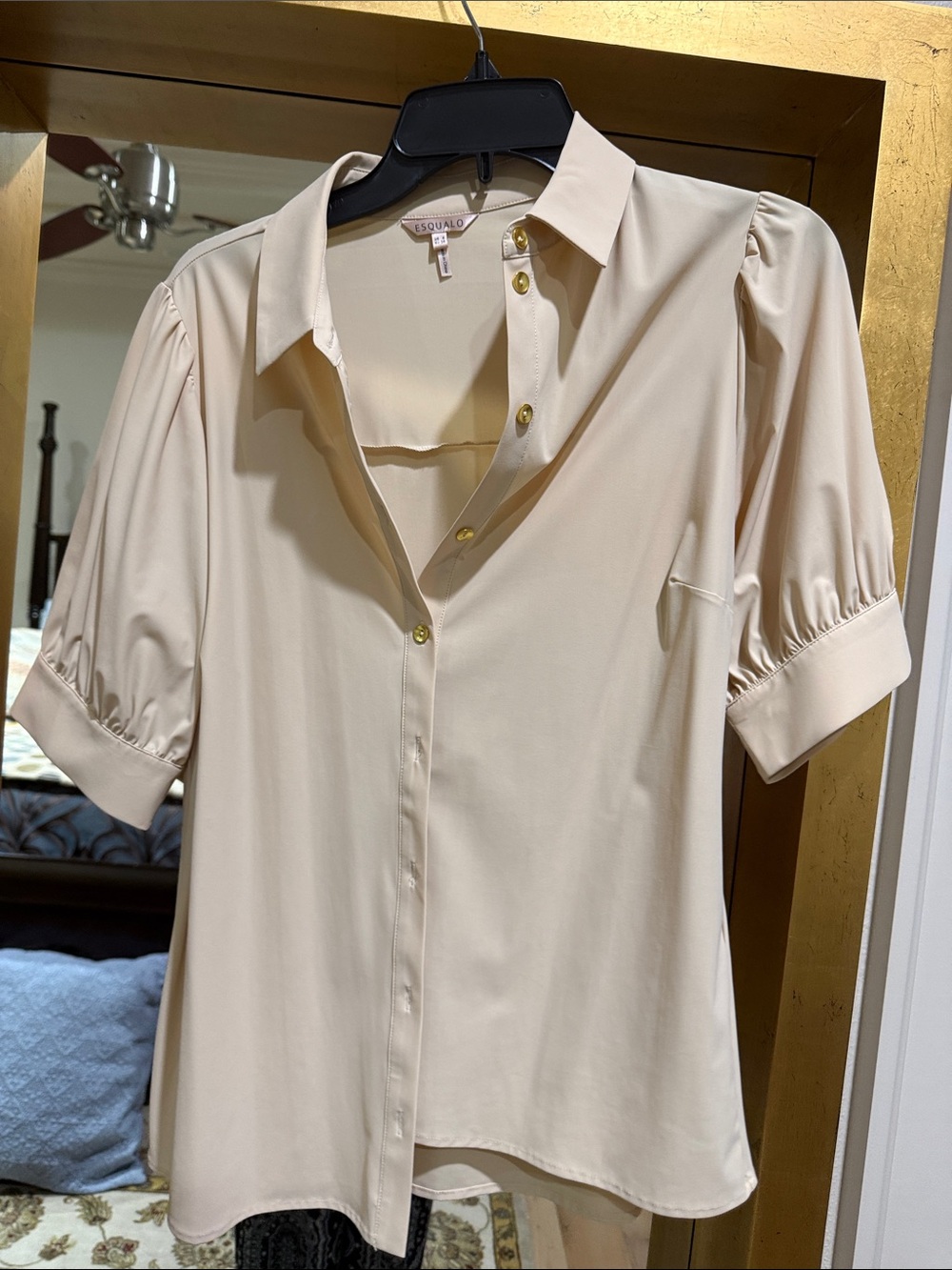 ESQUALO Cream Short-Sleeve Button-Up Blouse with Gold Buttons